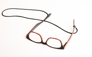 okulary z łańcuszkiem